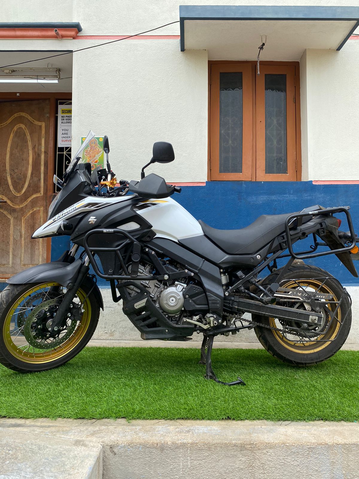 Suzuki V Storm 650 engine guard